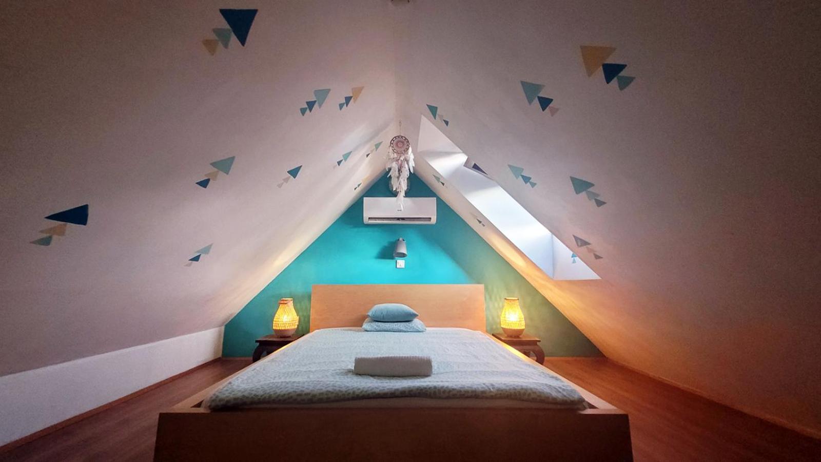 Hostel Shantee House *